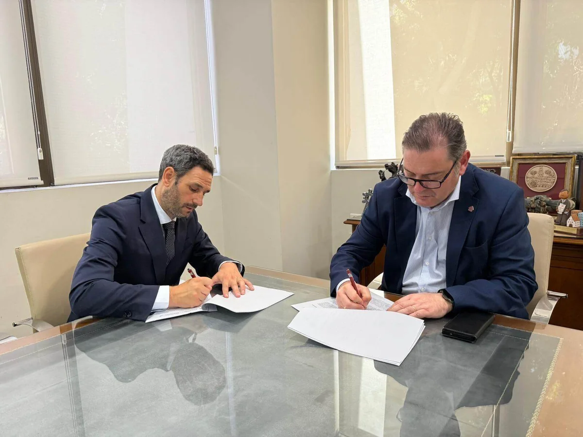 Convenio de Navarro y Navarro con el Colegio de Administradores de Fincas de Málaga